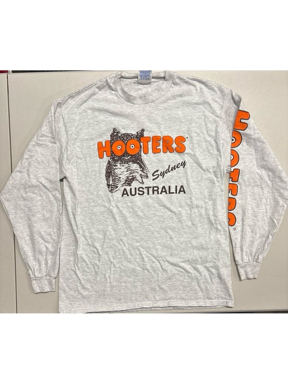 Vintage Hooters Sydney Australia Long Sleeve Shirt Owl Logo Delightfully Tacky L